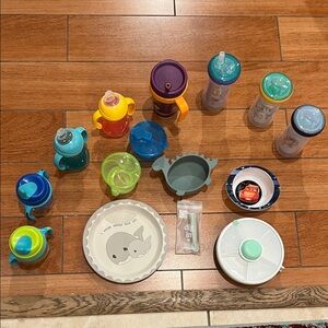 Sippy Cup/snack spinner/bowls/spoon lot